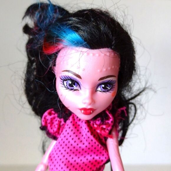 Monster High Freaky Fusion Dracubecca Pink‎ Fashion Doll - Picture 5 of 6